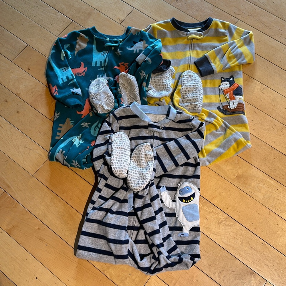 Carters fleece footed pajamas 2T